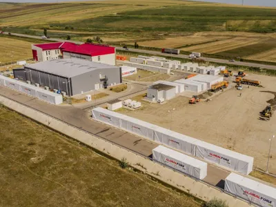 Spital Modular de la Leţcani, pe când era în construcţie - Foto: INQUAM PHOTOS/Casian Mitu