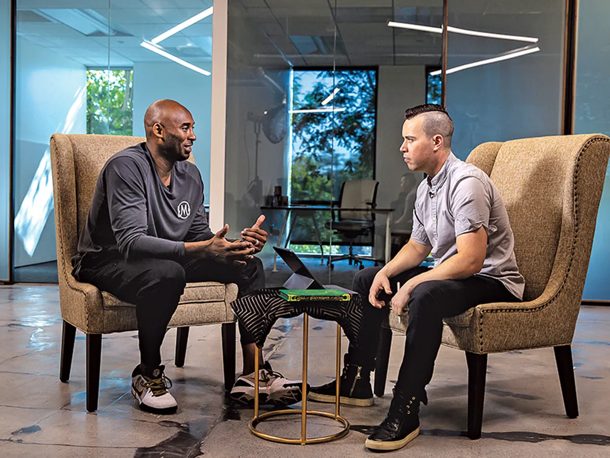 LA TACLALE Kobe și Jordan Harbinger discută despre modul în care abilitățile sale ca jucător de baschet i-au folosit pentru a-și dezvolta cea de a doua carieră, într-un episod al emisiunii audio digitale