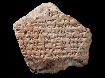 Fragment de scriere cuneiformă care consemnează Tratatul de la Kadesh - Foto: Ministerul Culturii și Turismului din Turcia