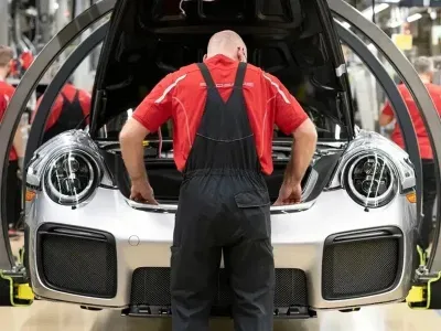 Fabrică Porsche - Foto: Profimedia Images (Imagine cu rol ilustrativ)