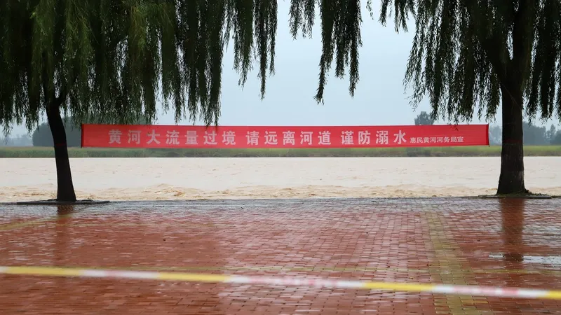 Ploile abundente au afectat 13 localităţi şi aproximativ 22.300 de persoane din China - Foto: Profimedia Images