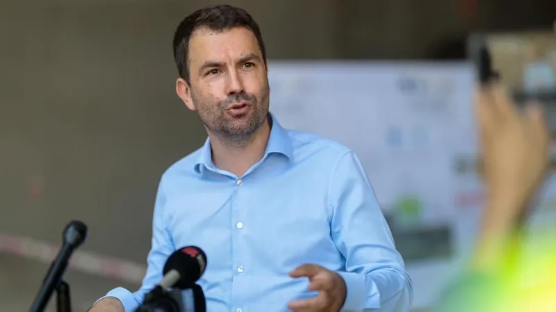 Drulă: Vom încerca să corectăm proiectul de desființare a SIIJ. Nu votăm reînființarea Secției/FOTO: Facebook/CatalinDrula