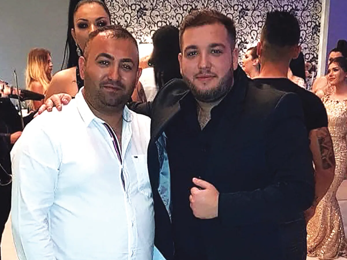 Aramis Duduianu și Lindon Duduianu la o petrecere. Amândoi sunt implicați în dosarul maneliștilor
