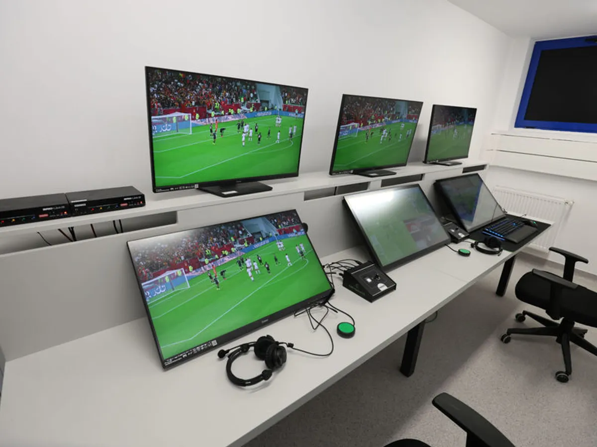 VAR intră într-o nouă eră în România. FRF a semnat un parteneriat valabil până în anul 2033