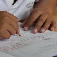 Un băiețel învață și se visează matematician. Doar la sport absentează, pentru că nu are „papuci” - Foto: pexels.com/Pixabay - Imagine cu rol ilustrativ