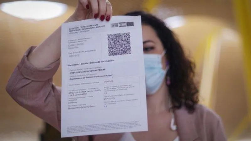 Franţa reduce la patru luni perioada de la doza a doua la cea booster. Foto Ziarul de Iași