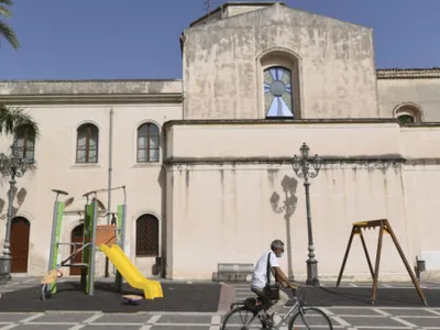 „Un alt tip de carantină”. Cum s-a schimbat viaţa de zi cu zi a oamenilor din cel mai fierbinte oraş al Europei