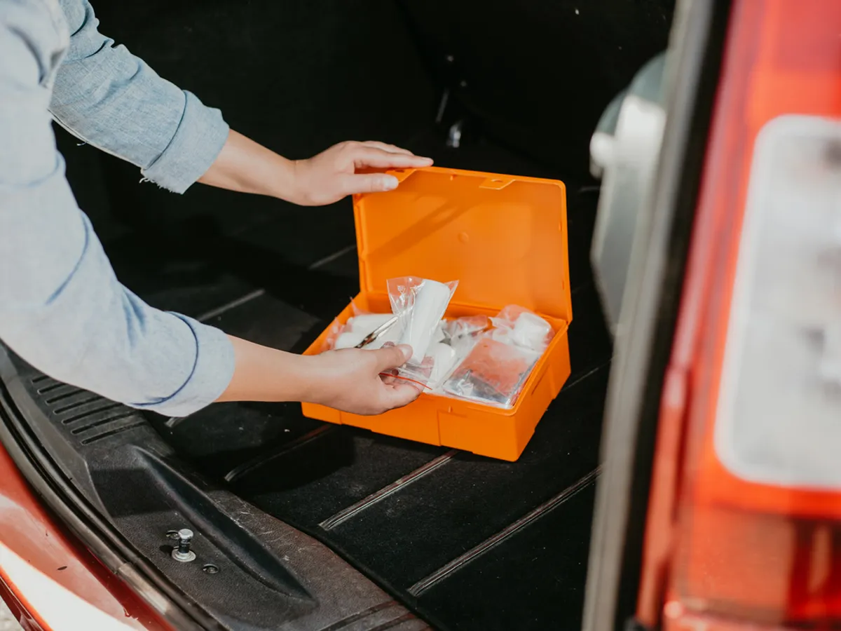 Trusă medicală de prim ajutor auto - Foto: Freepik (imagine cu rol ilustrativ)