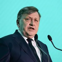 Crin Antonescu, după decizia Curții Ploiești: Nu sunt deloc abătut de la calea campaniei - Foto: Profimedia Images