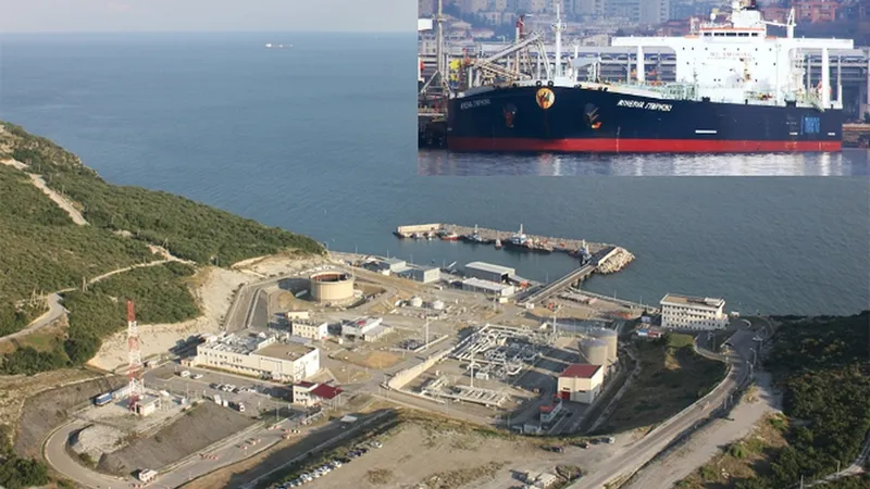 Scurgere de petrol de la un petrolier, în Marea Neagră, în zona oraşului rus Novorossiisk. / Foto: fleetmon.com