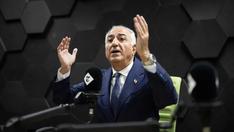 Reza Pahlavi, moștenirul Coroanei Iranului - Foto: Profimedia Images (imagine cu rol ilustrativ)