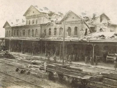 917, august 5. Mărășești. Gara din oraș bombardată de inamic ANR, SJAN Mehedinți, Colecția de Documente Fotografice, fotografia 4-1