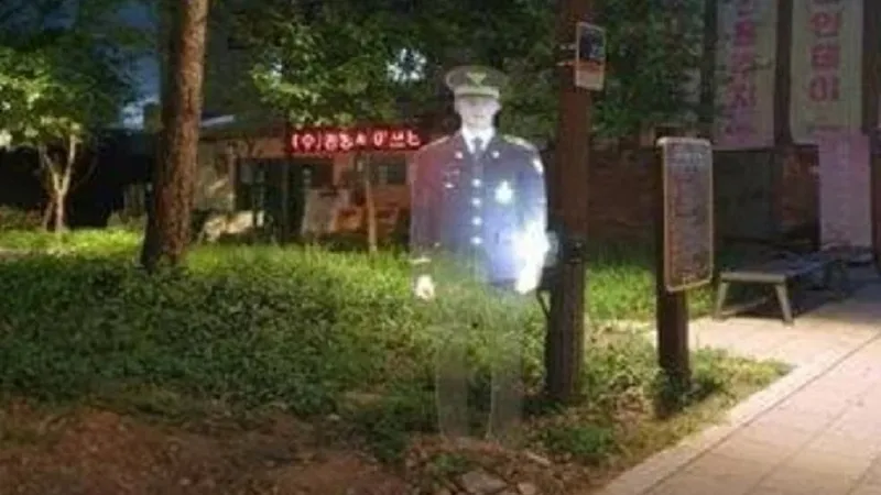 Unde poți să întâlnești holograme 3D de polițiști