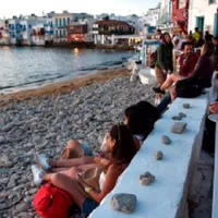 Grecia vrea să primească începând din mai turişti vaccinaţi împotriva covid-19, cu anticorpi sau cu teste negative (Foto: Twitter)