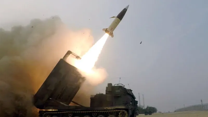 VIDEO Puterea rachetelor SUA ATACMS. Au distrus 5 lansatoare S-400 rusești în Crimeea într-o noapte - Foto: front_ukrainian (imagine cu caracter ilustrativ)