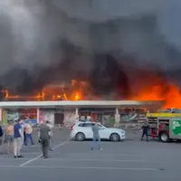 Cel puțin 16 morți și peste 59 de răniți în atacul rusesc asupra centrului comercial din Kremenciuk/FOTO: Captura video