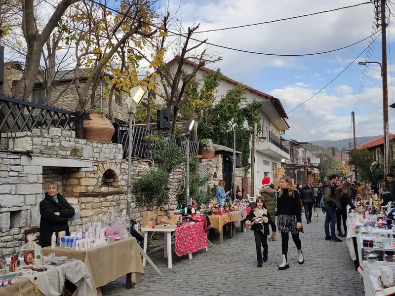 Târgul de Crăciun din Theologos / Foto: DJThassos, Facebook