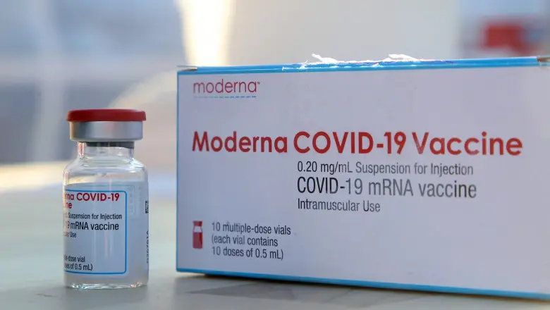 Vaccinul anti-COVID Moderna, „extrem de eficient” la adoescenţi cu vârste între 12 și 17 ani. / Foto: digi24.ro