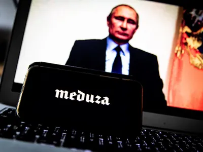 Putin, deranjat de reportajele publicaţiei independente Meduza. / Foto: valaszonline.hu