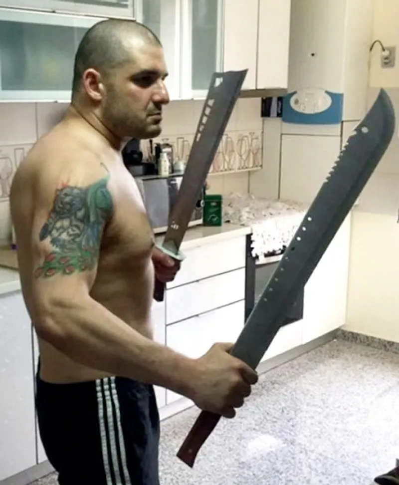 Bodyguardul lui Dumnezeu”, făcut KO, în fața soției, de „Faraonul de la  Madrid” cu un filmuleț | Newsweek Romania