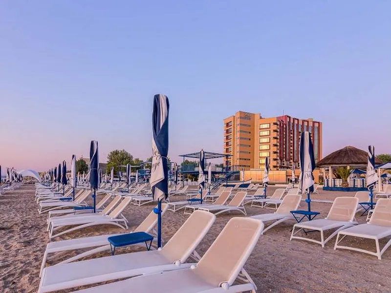 Cât costă 6 nopți de vacanță cu copilul la 3* în Mamaia la început de sezon? Între 300 € și 1.800 € - Foto: hotelvega.ro - Imagine cu rol ilustrativ