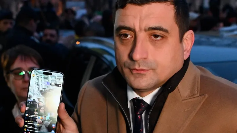 TikTok, din nou arma manipulării la prezidențiale. George Simion preia strategia lui Călin Georgescu - Foto: Profimedia images