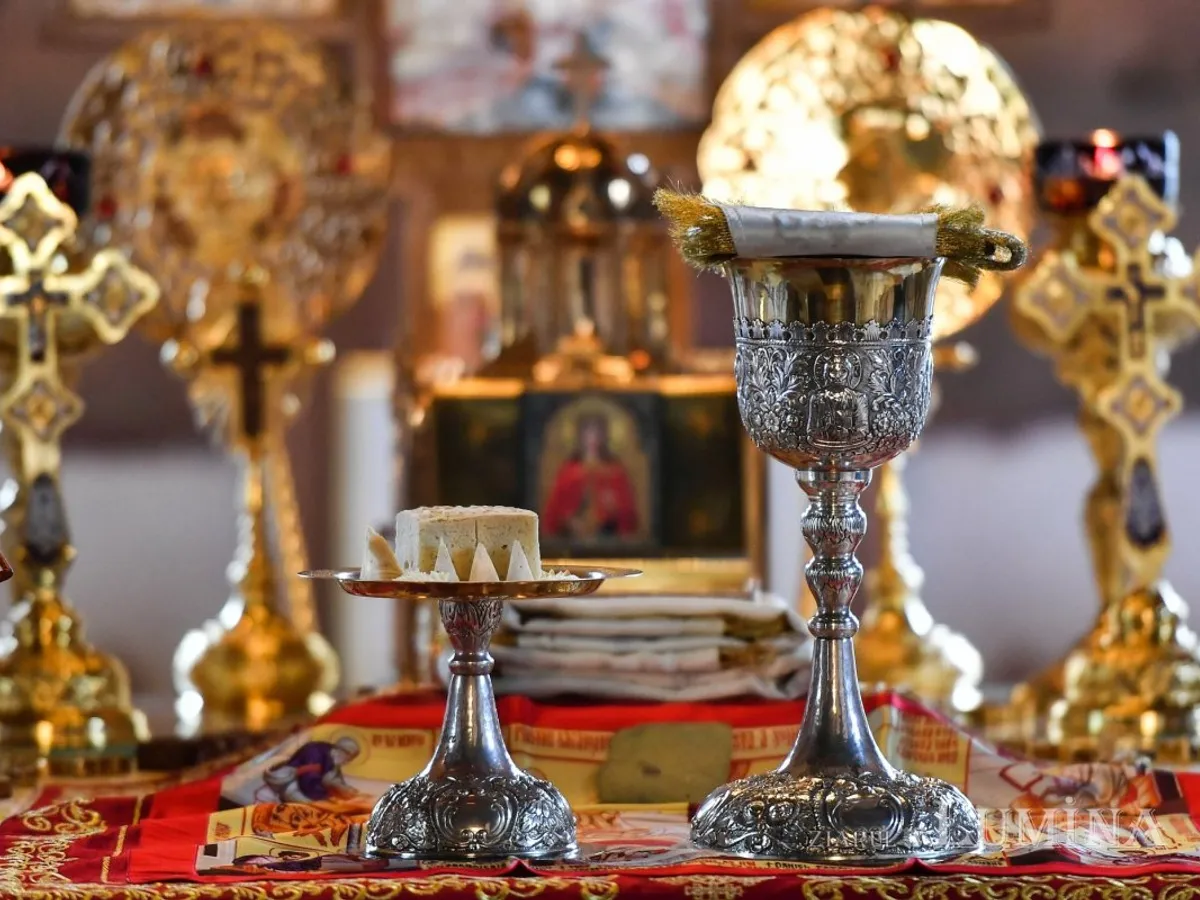 De ce se folosește vin la Sfânta Împărtășanie? Ce simbolizează, ce se întâmplă când te împărtășești? - Foto: Freepik