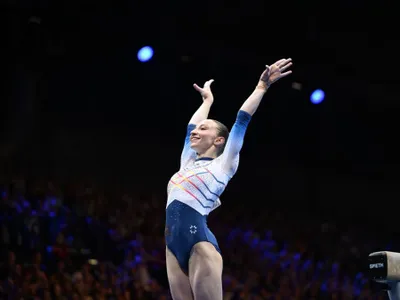 Ana Maria Bărbosu, după proba de bîrnă de la Leipzig - Foto: Profimedia Images