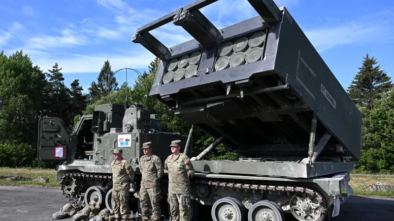 Sistem de rachete cu lansare multiplă (M270 MLRS) în timpul "Frontului dinamic 22"/foto: profimedia