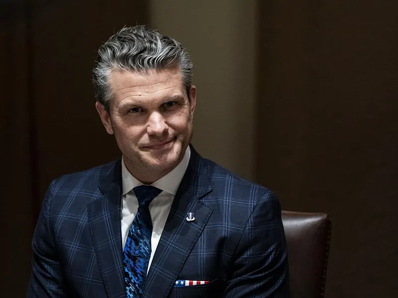 Pete Hegseth, secretarul american al Apărării, în timpul unui prânz cu Donald Trump și Jonas Gahr Store, prim-ministrul Norvegiei - Foto: Profimedia Images
