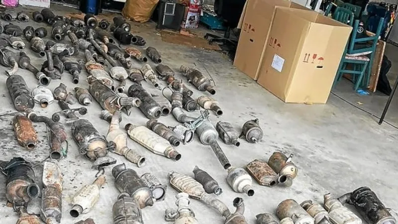 O rețea de hoți români, destructurată în Franța. A furat catalizatoare de mașini de peste 100.000 €. / Foto: caradisiac.com