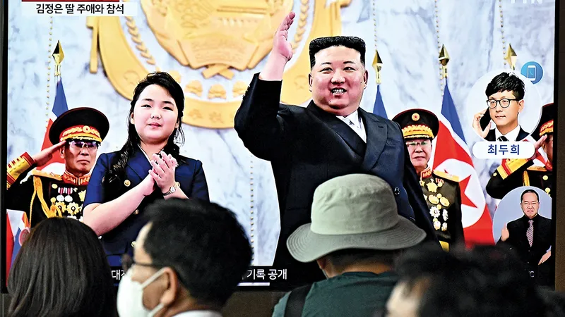 LOVITURA DE PALAT Experții spun că este puțin probabil ca Kim, sus cu fiica sa în septembrie 2023, să fie răsturnat într-o revoluție condusă de cetățenii săi. În același timp, Kim s-ar putea confrunta cu o amenințare din partea liderilor săi militari.