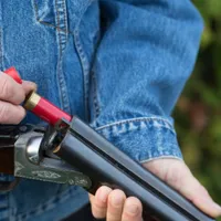 Sinucidere sau crimă? Bărbat din Argeș, găsit fără viață, împușcat cu propria armă de vânătoare - Foto: Profimedia images - Caracter ilustrativ