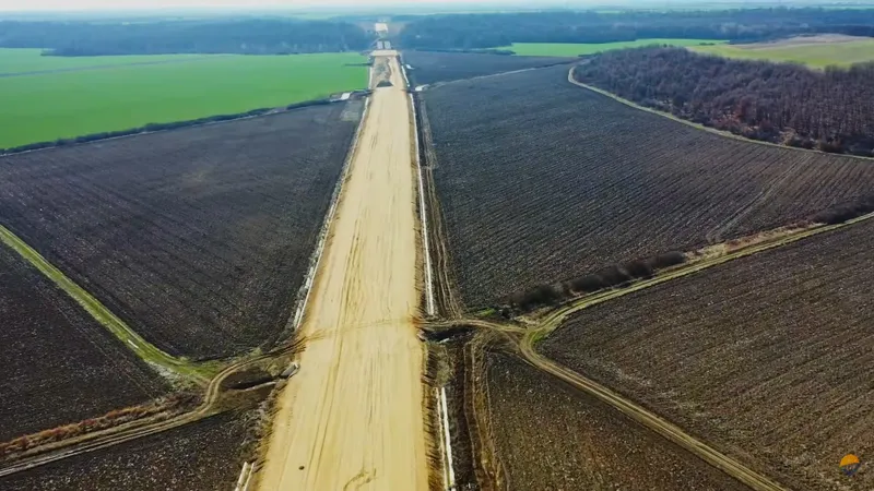 VIDEO Care este autostrada de 32 de km, lăsată în paragină de Umbrărescu. Niciun utilaj sau muncitor - Foto: Facebook/ Asociația Pro Infrastructură