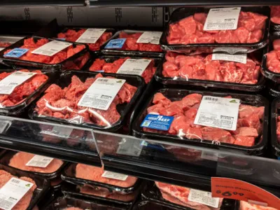 Cum poate deveni carnea un risc major pentru sănătate chiar înainte să ajungă în congelator. „Consumatorii nu știu asta”