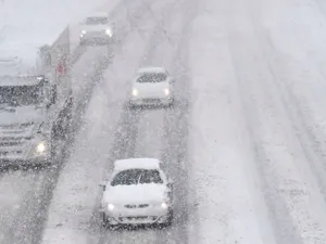 Cel puţin 5 decese în urma unui carambol de circa 100 de vehicule pe o şosea acoperită de polei în Texas/FOTO: Getty