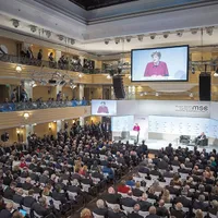 SECURITATE ȚI INSECURITATE Angela Merkel a susținut un discurs la Conferința de Securitate de la München, într-un context complicat pentru ea, pentru Germania, pentru Europa și pentru întreaga lume