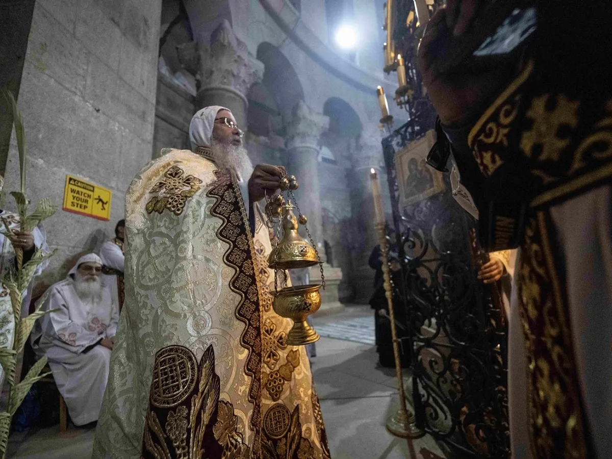 Cum apare Lumina de Paște în Biserica Sf. Mormânt