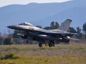 VIDEO Ucraina: Avioanele F-16 atacă dronele lui Putin cu tactici din al Doilea Război Mondial - Foto: Profimedia images