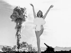 Cine a fost singura Miss Bomba Atomică din istorie - Foto: Profimedia Images (colaj Newsweek)