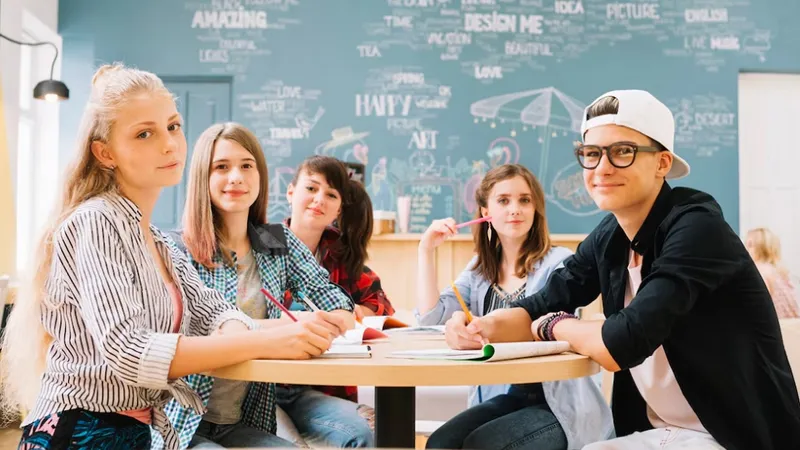Ce se întâmplă cu elevii de nota 10 după ce termină școala Foto: Freepik.com - rol ilustrativ