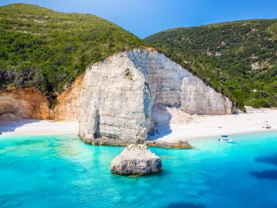 Fteri Beach - Foto: feelgreece.com