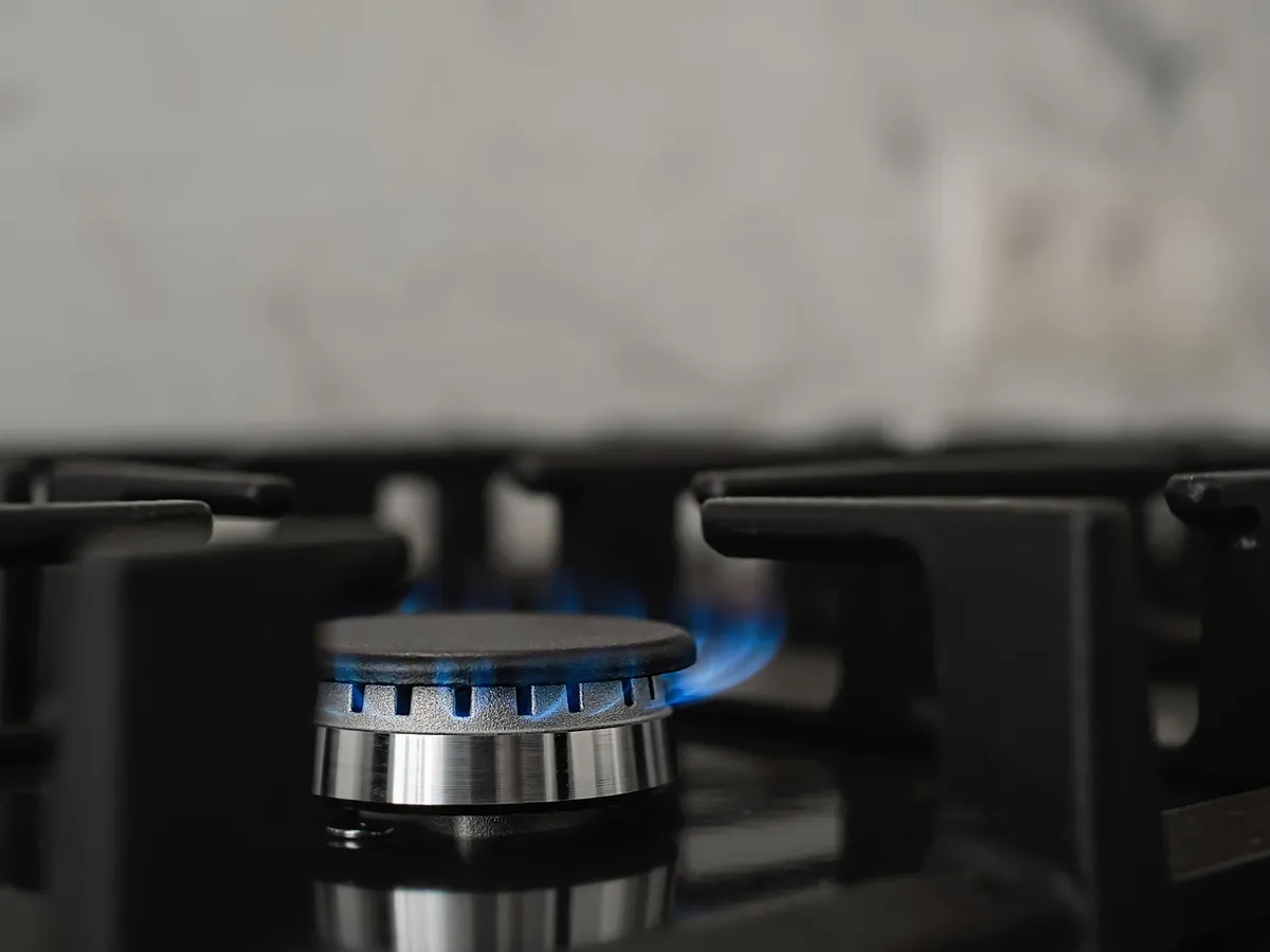 Aproape 500 de consumatori din Sectorul 6 au rămas fără gaze după o avarie. Reluarea e estimată la ora 20