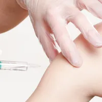 Vaccinul Pfizer ar oferi „protecţie parţială” împotriva variantei Omicron. Sunt necesare trei doze/FOTO: Unsplash
