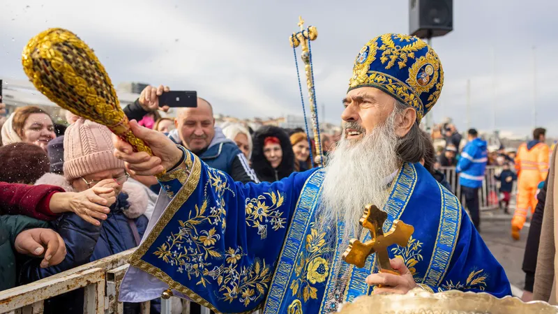 ÎPS Teodosie, „dojenit” de BOR cu un avertisment scris: „A încălcat ordinea prin acte de răzvrătire” - Foto: INQUAM Photos/ Costin Dincă/ Imagine cu caracter ilustrativ