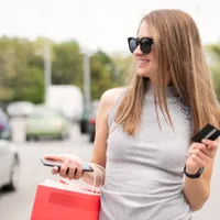 Când ne vom putea lua bani din bancomat cu telefonul sau ceasul inteligent? De ce este mai sigur - Foto: Freepik