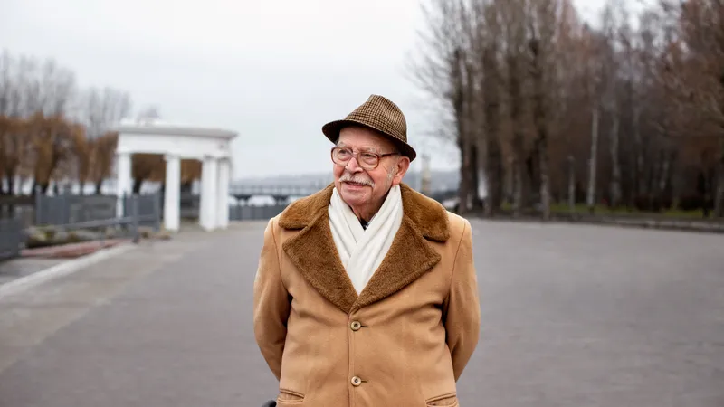 Ministrul Muncii anunță ajutoare pentru pensionari și românii nevoiași. Avem 1.714.100 lei de lei - Foto: Freepik (Imagine cu rol ilustrativ)