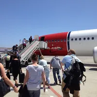 Pasagerii se îmbarcă pe partea stângă a avionului Foto: Pixabay.com (imagine cu rol ilustrativ)