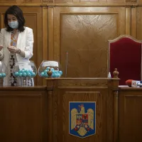 Corina Corbu efectueaza tragerea la sorti a numelor judecatorilor ce vor activa in cadrul Biroului Elecotral Central  Inquam Photos / Octav Ganea