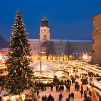 Peste 30 la sută dintre români au renunţat la planurile iniţiale pentru Crăciun şi Revelion. Foto: Austria Info